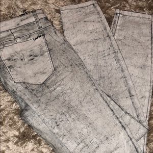 Bebe Black-White Jeans !